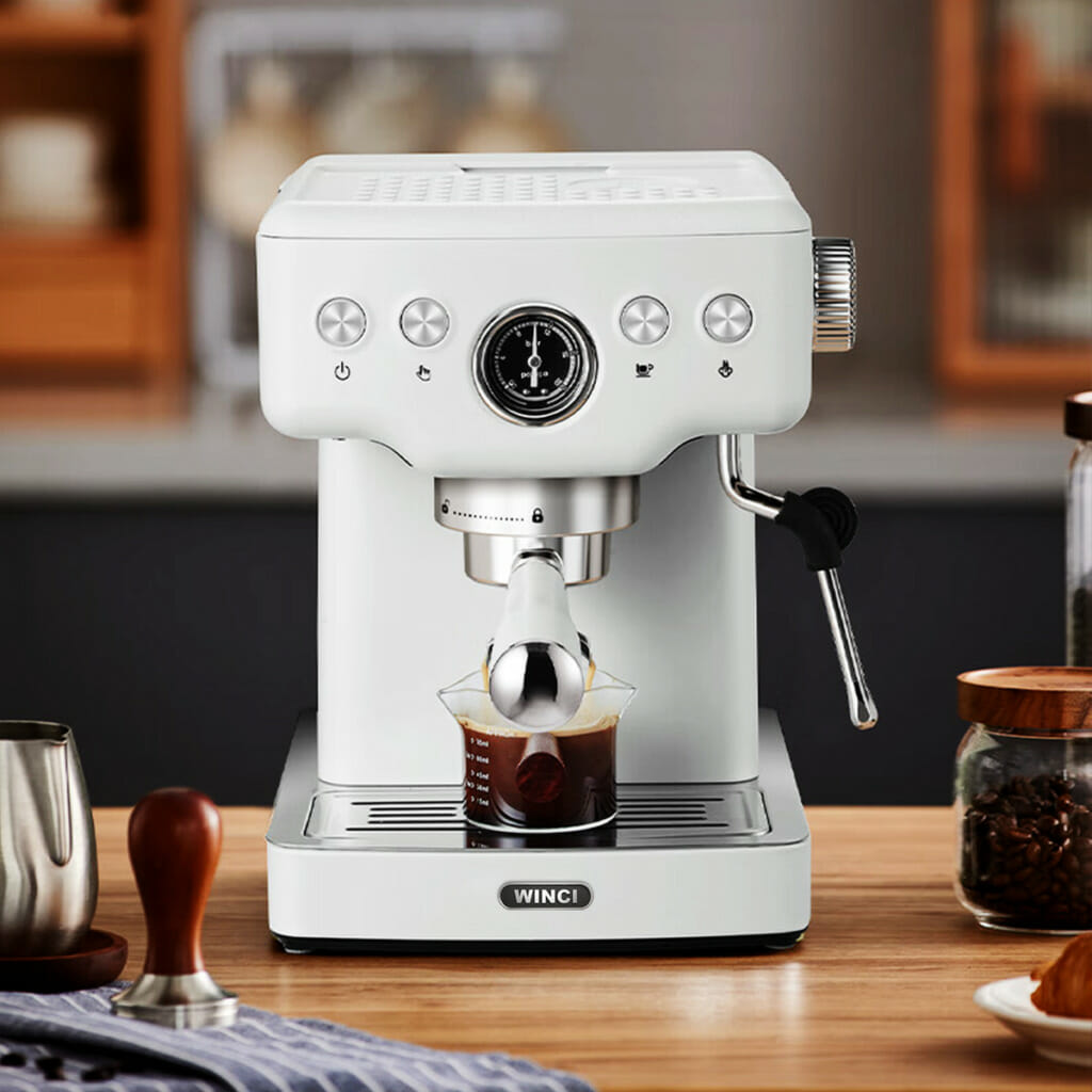 Máy pha cà phê espresso Winci EM4212 được thiết kế đơn giản mà sang trọng