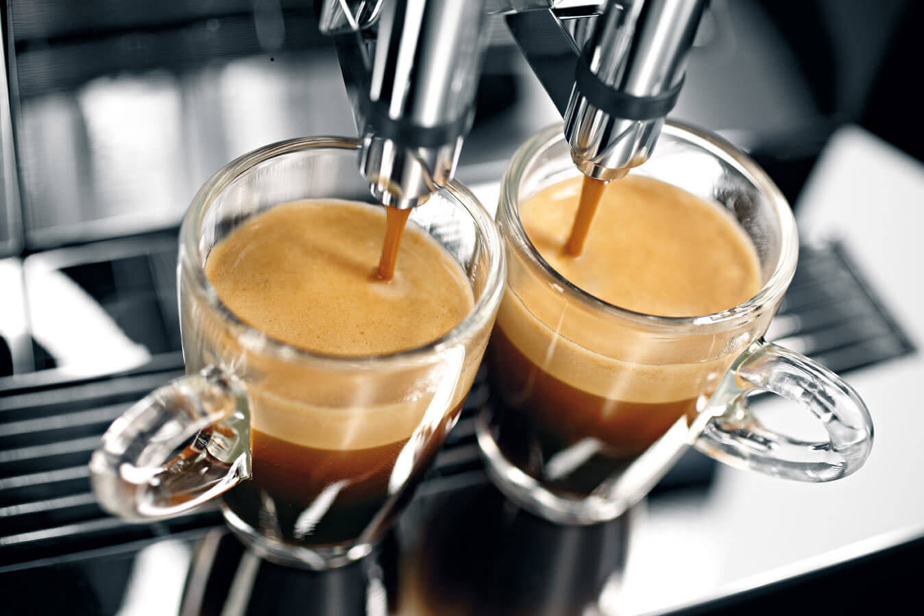 Cách sử dụng máy pha cà phê Breville để pha cà phê cappuccino