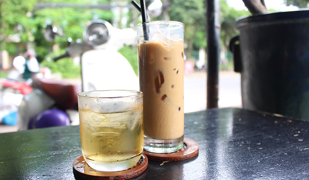 Cách thưởng thức cà phê sữa đá Sài Gòn đúng điệu