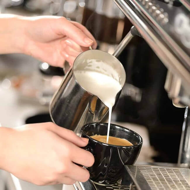 Giới thiệu về cách đánh sữa bằng máy pha cà phê