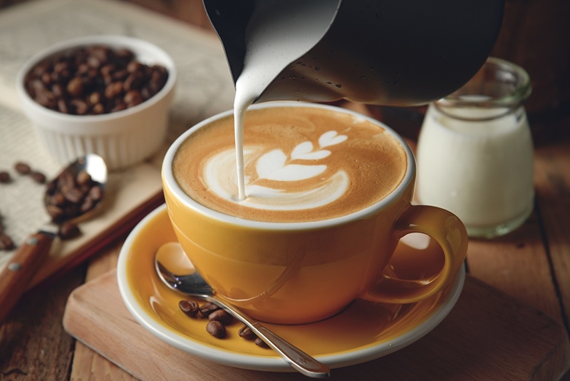 Hướng dẫn cách pha cafe latte không dùng máy