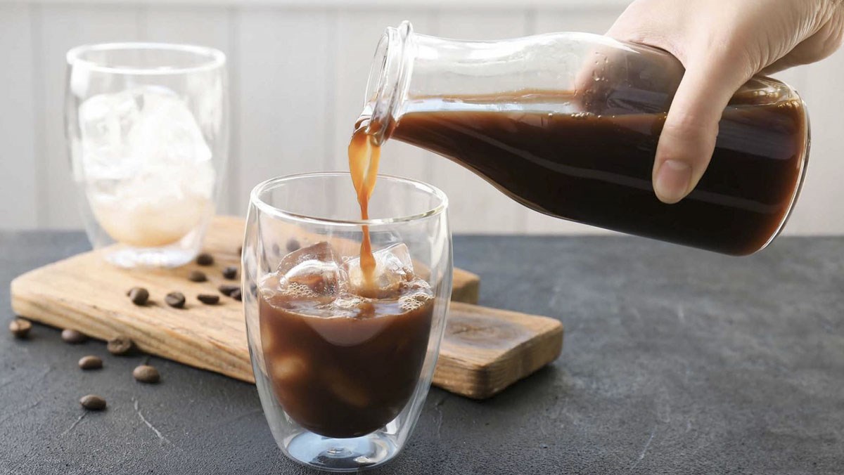 Pha cà phê bằng nước lạnh được không và ảnh hưởng đến hương vị cà phê