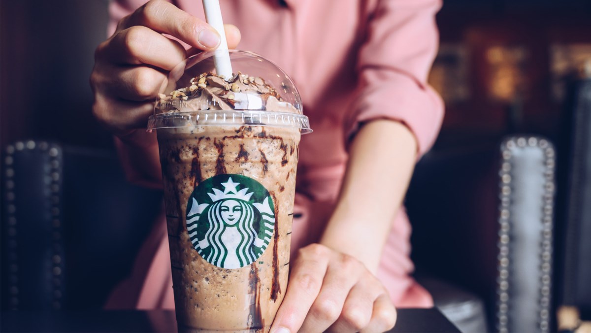 Hướng dẫn cách làm Caramel Frappuccino ngon như Starbucks
